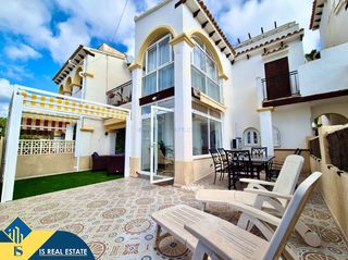 Casa a San Miguel de Salinas. Casa con piscina comunitaria, en la provincia de alicante, en la