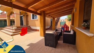 Xalet a Parque Acuático - Sector 25. Villa con piscina comunitaria, en la provincia de alicante, en l