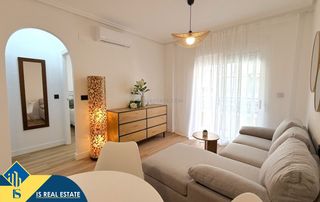 Apartament a Parque de las Naciones. Apartamento reformado con terraza, en la provincia de alicante,