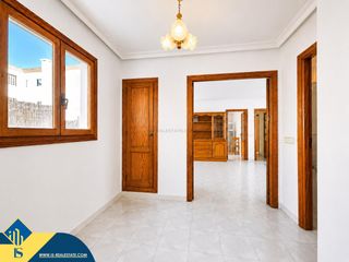 Pis a Santa Eulària des Riu. Apartamento para reformar con piscina comunitaria, islas baleare