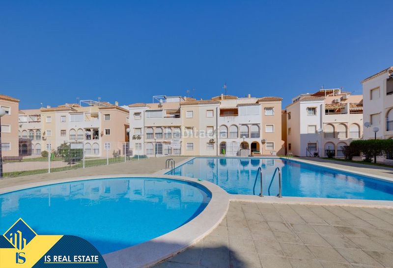 Foto 099243e7-c4fe-498b-af60-5db34d538c2e. Casa amb calefacció piscina a La Veleta Torrevieja