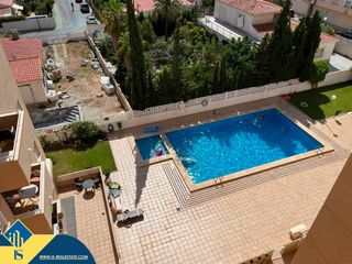 Pis a Nueva Torrevieja. Apartamento reformado con piscina comunitaria, en la provincia d