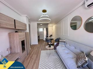Flat in Avenida Habaneras - Curva de Palangre. Apartamento reformado con piscina comunitaria, en la provincia d