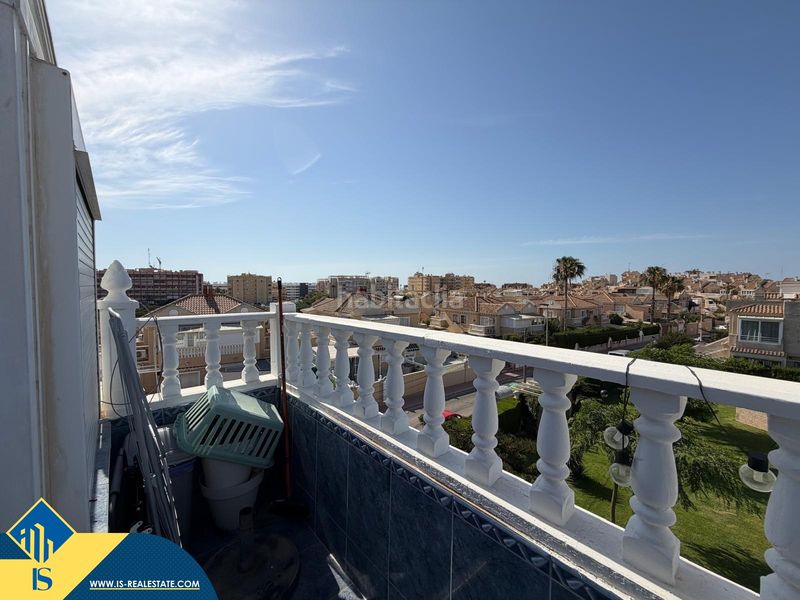 Foto 4d546a5d-f030-4c2a-9d31-aa25b11c9835. Dúplex amb piscina a Torreblanca Torrevieja