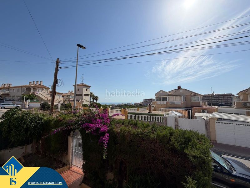 Foto e0d4cc43-e398-41e1-8f55-6dfe80e13052. Dúplex amb piscina a Torreblanca Torrevieja