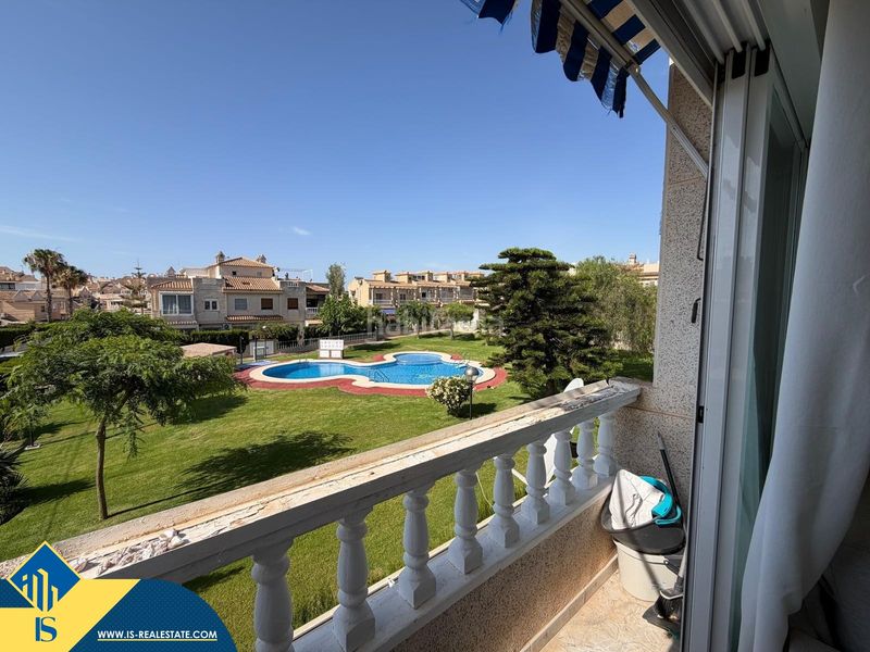 Foto eb8d128b-7ce2-4e71-a9b4-76561ba5f8c9. Dúplex amb piscina a Torreblanca Torrevieja