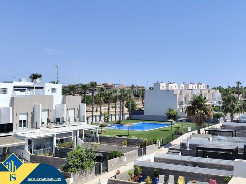 Foto 26f6de84-19f5-42bb-ac02-27eaae22ae9b. Casa amb piscina a Parque Acuático - Sector 25 Torrevieja