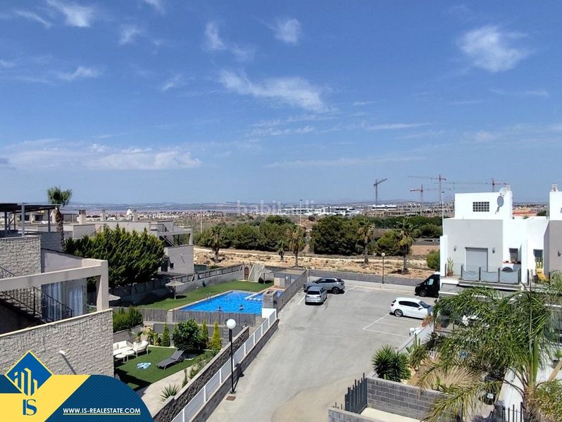 Foto a3cc1734-8224-4999-8212-b18d56d991b9. Casa amb piscina a Parque Acuático - Sector 25 Torrevieja