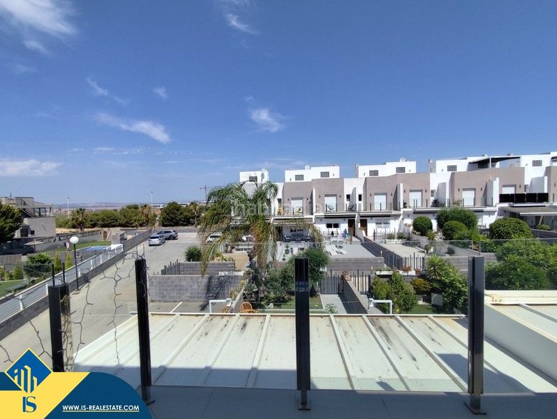 Foto c24b24e5-577d-4237-809a-abd953bfc680. Casa amb piscina a Parque Acuático - Sector 25 Torrevieja