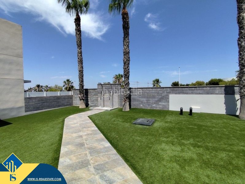 Foto e75a62fb-b52c-4b16-89e9-a240c9e23c8a. Casa amb piscina a Parque Acuático - Sector 25 Torrevieja