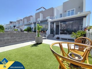 Casa a Parque Acuático - Sector 25. Casa con piscina comunitaria, en la provincia de alicante, en la