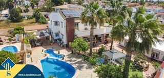 Chalet in Rojales. Villa con piscina privada, en la provincia de alicante, en rojal