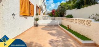 Casa a Playa Flamenca. Casa con terraza, en la provincia de alicante, en orihuela costa
