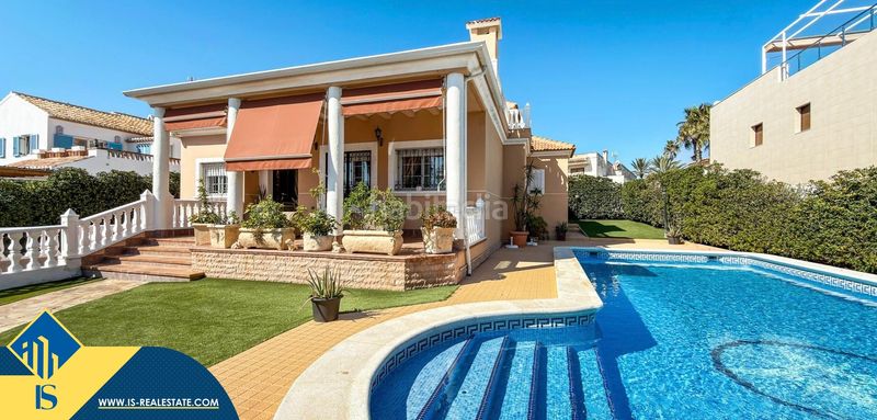 Foto ed11f6ec-d196-4241-adcc-3b3e30b3af23. Chalet in Cañada del Molino Torrevieja