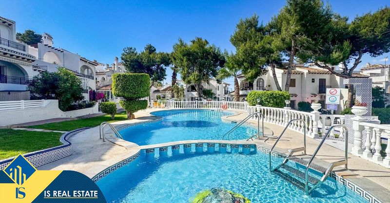 Foto 3cb3fa53-6201-4650-beb1-6cd16857033d. Casa amb xemeneia calefacció piscina a Aguas Nuevas Torrevieja
