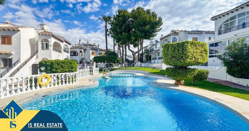 Foto 461b39cf-23eb-4c79-8a5c-be9a92db4a2a. Casa amb xemeneia calefacció piscina a Aguas Nuevas Torrevieja