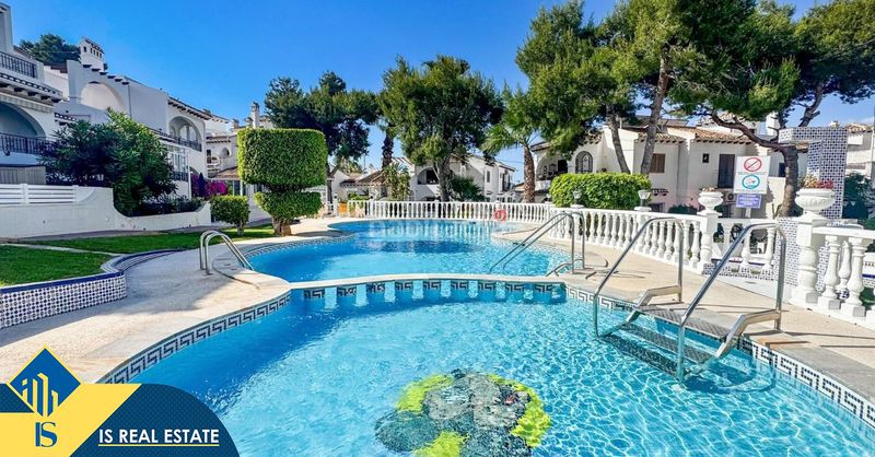 Foto 8c61a962-d498-4ce9-b24f-d36398f62cf4. Casa amb xemeneia calefacció piscina a Aguas Nuevas Torrevieja