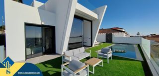 Xalet a Centro - Muelle Pesquero. Villa con piscina privada, en la provincia de alicante, en la ci