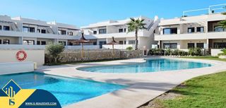 Pis a Playa de los Náufragos. Apartamento con piscina comunitaria, en la provincia de alicante