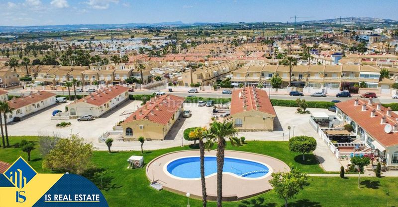 Foto 41bd2120-90f4-4c32-a52c-c47494a27b7b. Casa amb calefacció piscina a Doña Pepa Rojales