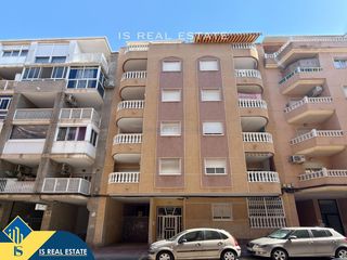 Studio in Zona Playa de los Locos. Estudio con terraza, en la provincia de alicante, en la ciudad d