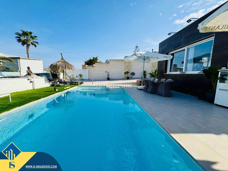 Foto dad3ba5d-d6c9-4a94-a881-425402160e74. Xalet amb piscina a La Marquesa Rojales