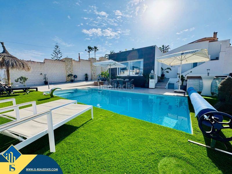 Foto f36d8187-5dd5-4d4a-b229-aeea977f76e0. Xalet amb piscina a La Marquesa Rojales