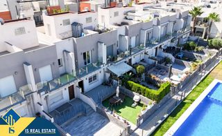 Casa a Parque Acuático - Sector 25. Casa con piscina comunitaria, en la provincia de alicante, en la