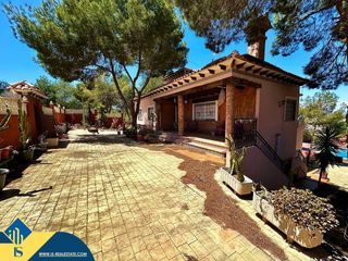 Xalet a San Miguel de Salinas. Villa con piscina privada, en la provincia de alicante, en la lo