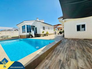 Chalet in Lo Pepín. Villa con piscina privada, en la provincia de alicante, en rojal