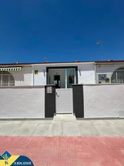 Casa en Zona Carrefour - Urbanizaciones. Casa reformada con terraza, en la provincia de alicante, en la c