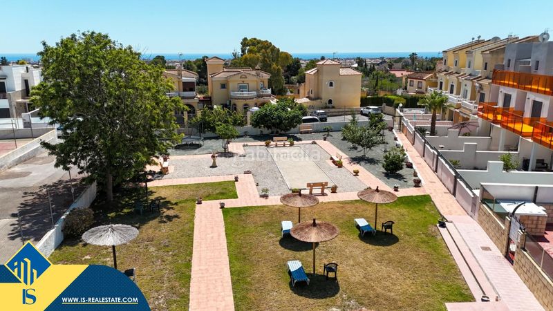 Foto e9cff745-56b5-4ec7-97bb-5b3c5d245b52. Pis amb piscina a Lomas de Cabo Roig - Los Dolses Orihuela