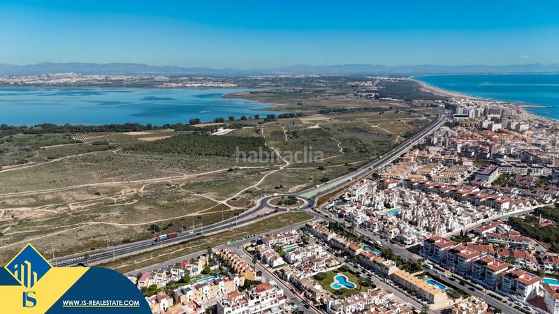 Foto 49b2dd3c-0d0c-46a2-988d-3e19f1dd1e5c. Àtic amb aparcament piscina a Gaspar Perelló Torrevieja