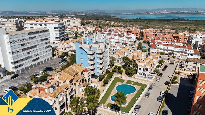 Foto efbd088b-fccf-4218-93e7-3c8d82882182. Àtic amb aparcament piscina a Gaspar Perelló Torrevieja