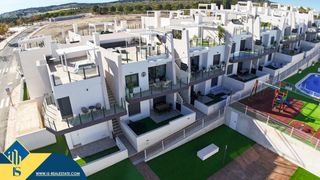 Pis a San Miguel de Salinas. Apartamento con piscina comunitaria, en la provincia de alicante