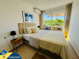 Piccolo appartamento  Calle de orihuela 66. Apartamento con terraza en la provincia de alicante, en torrevie