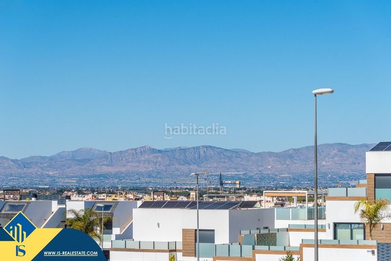 Foto cdf49df5-c428-4987-b9cf-90d9a7bff0f8. Pis amb piscina a Benijófar