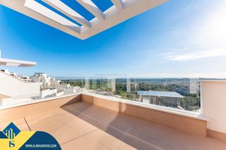 Casa a San Miguel de Salinas. Viviendas en construcción con piscina comunitaria, en la provinc