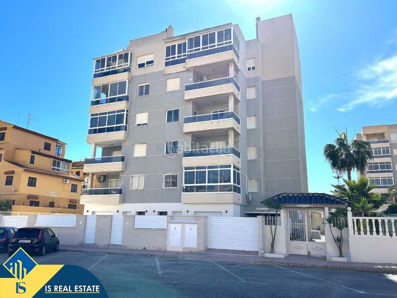 Foto 7fef5e8d-5379-4bc2-a954-17864fff0dd2. Casa amb piscina a Puerto Deportivo Torrevieja
