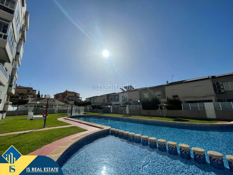 Foto ef67fc41-e0de-4ed9-83e2-369f1180a834. Casa amb piscina a Puerto Deportivo Torrevieja