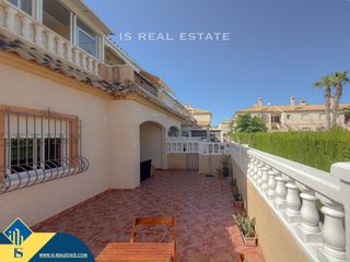 Haus in Aguas Nuevas. Bungalow con piscina comunitaria, en la provincia de alicante, e