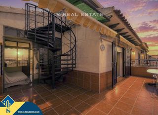 Dachwohnung in Zeniamar - Horizonte - La Campana. Ático con piscina comunitaria, en la provincia de alicante, en o