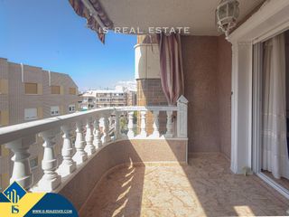 Pis a Zona Playa del Cura. Apartamento con terraza, en la provincia de alicante, en la ciud