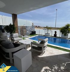 Chalet in Desamparados - Hurchillo - Torremendo. Villa con piscina privada, en la provincia de alicante, en orihu
