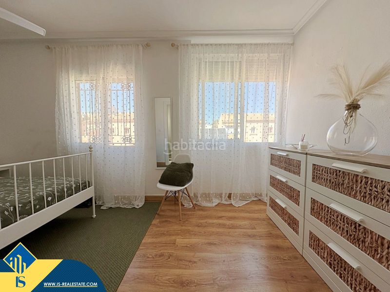Foto 1f88cf2b-83a8-48e5-9dd3-7c2b89d84e32. Casa amb aparcament piscina a Playa Flamenca Orihuela