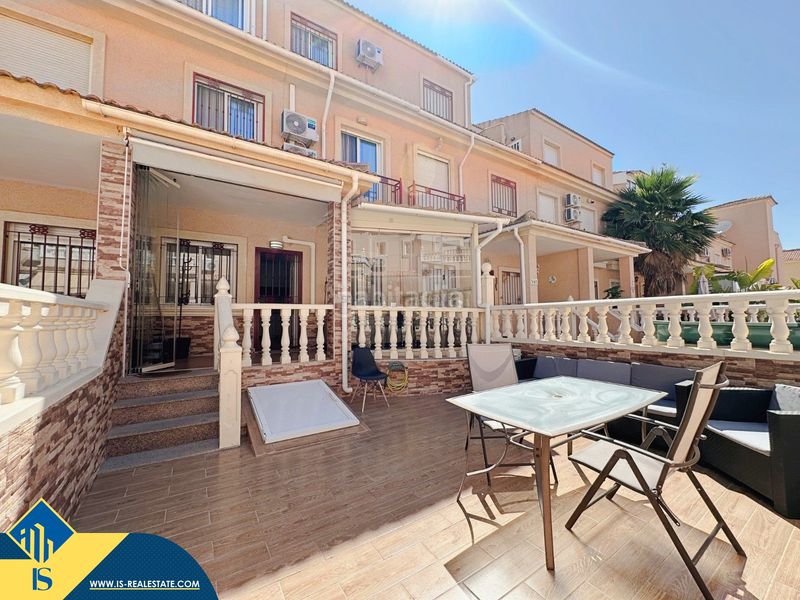 Foto 53b94ea0-414d-427f-a3ff-59e82468ab9b. Casa amb aparcament piscina a Playa Flamenca Orihuela