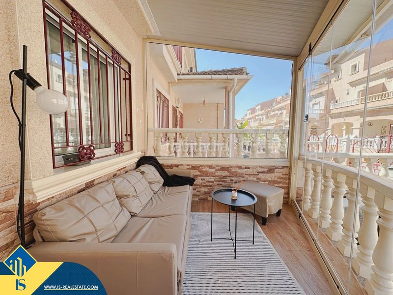 Foto c6845658-209b-4b6c-8e42-3f0dd4c5fb1d. Casa amb aparcament piscina a Playa Flamenca Orihuela