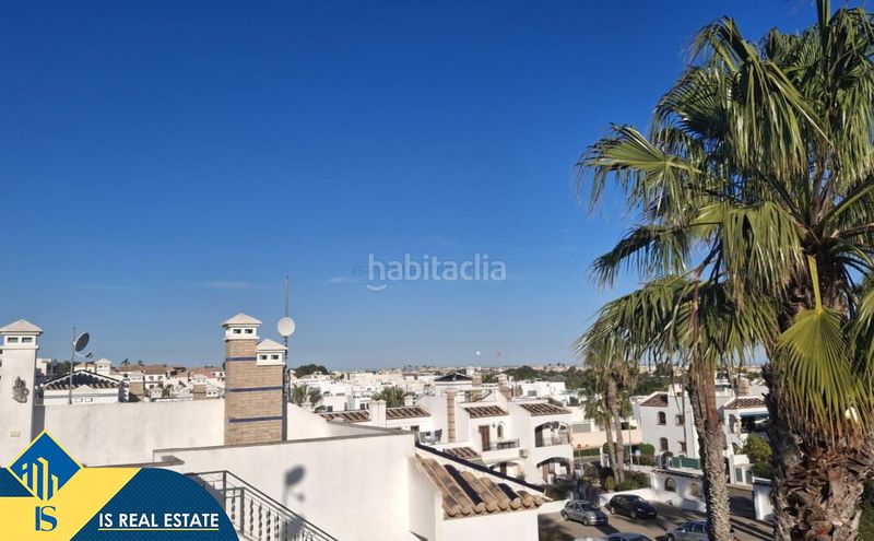 Foto cb507ce9-8174-4d09-a28d-1874a9bebfb4. Dúplex amb xemeneia calefacció aparcament piscina a Orihuela