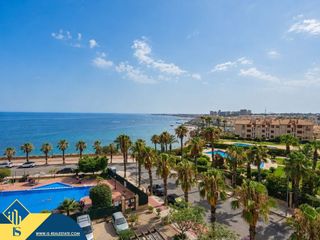 Pis a Aguamarina. Apartamento con piscina comunitaria, en la provincia de alicante