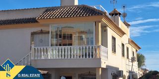 Ático en Los Almendros. Ático con piscina comunitaria, en la provincia de alicante, en l
